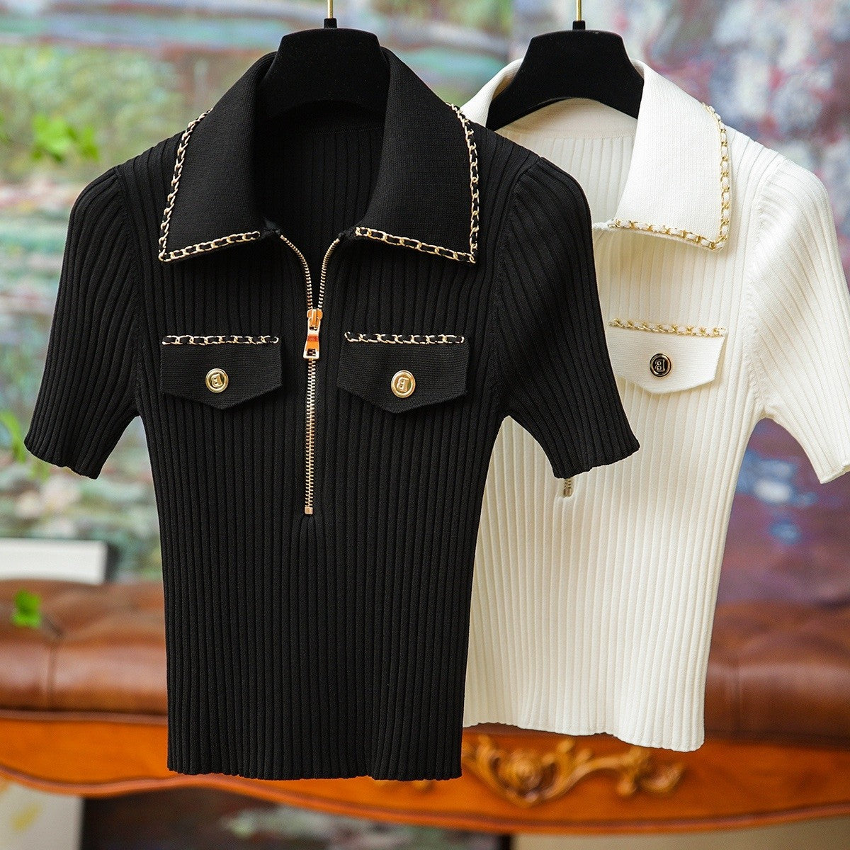 High-end version of Paris fashion black zip-up lapel gold buckle chain short sleeve T-shirt femininity knitwear top trend